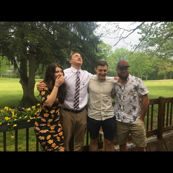 Meet your Posher, Kendall - Picture 3 of 6